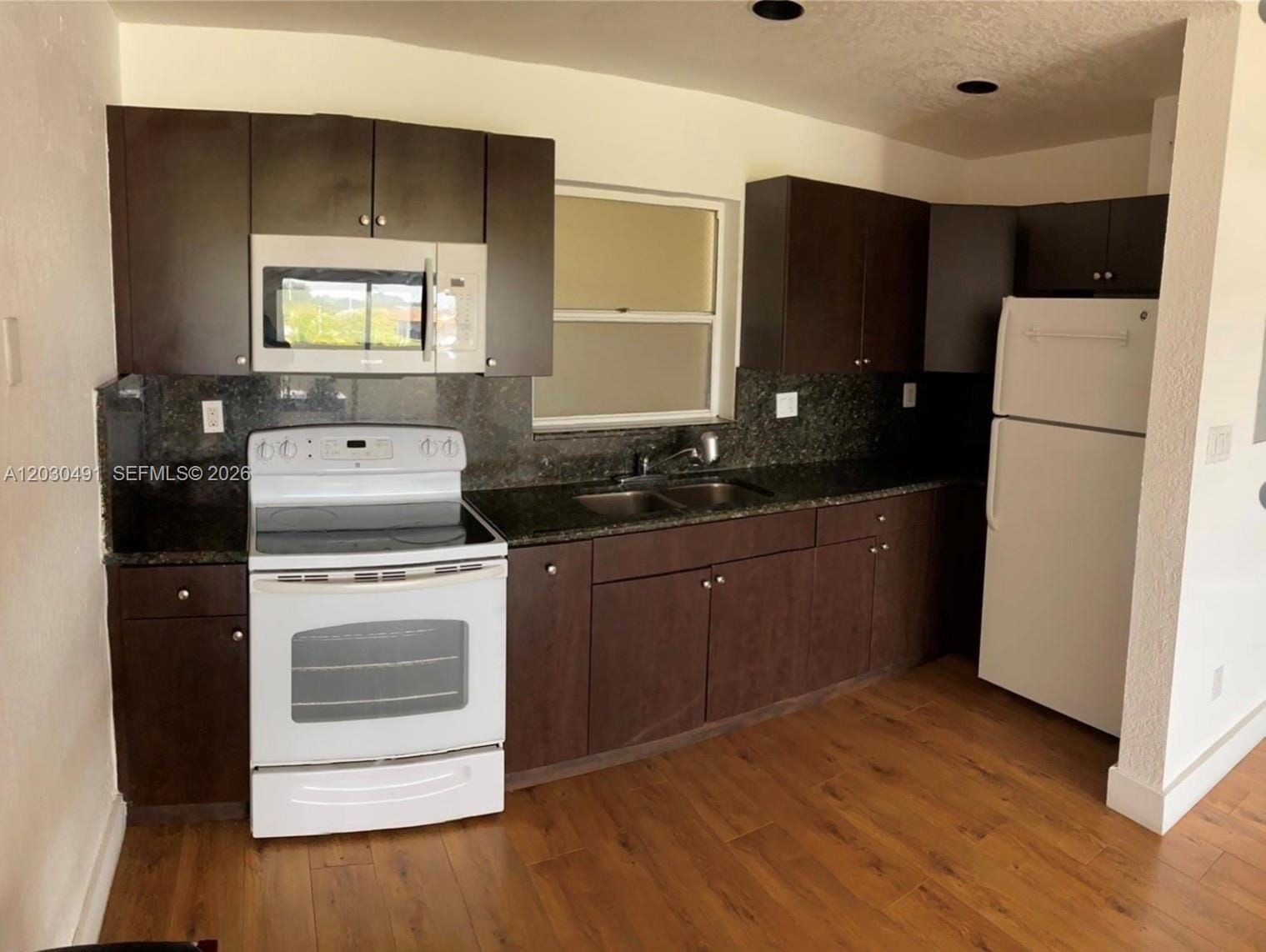 7410 SW 82nd Street K401 — photo 2