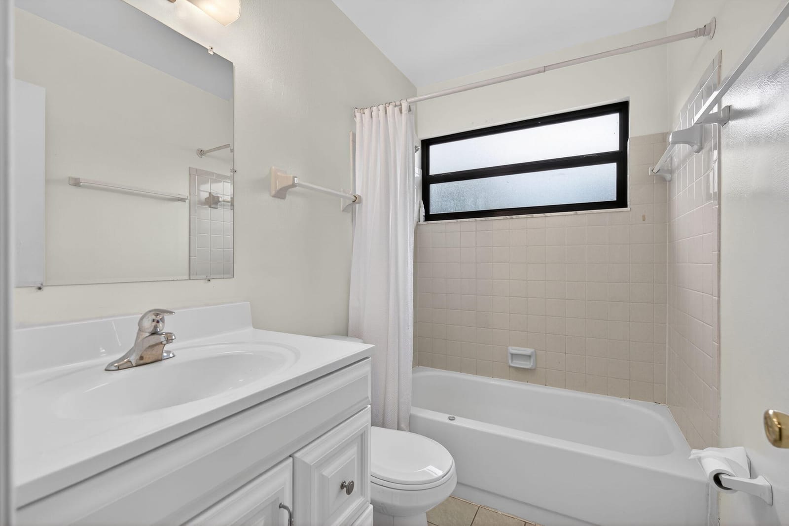 707 Stonewood Court 19c — photo 7