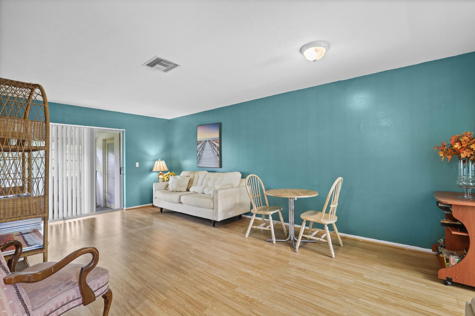 2885 W Ashley Dr Drive W B — photo 2