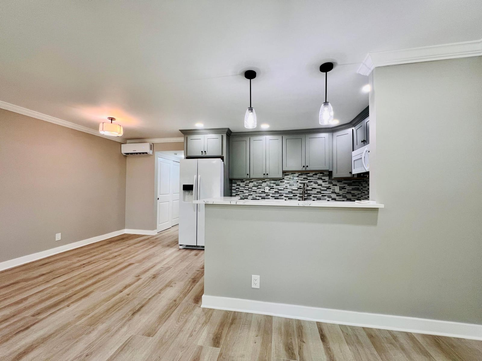15 Bedford A — photo 3