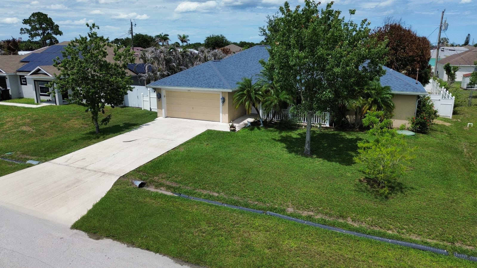 1773 SW Finch Lane — photo 3