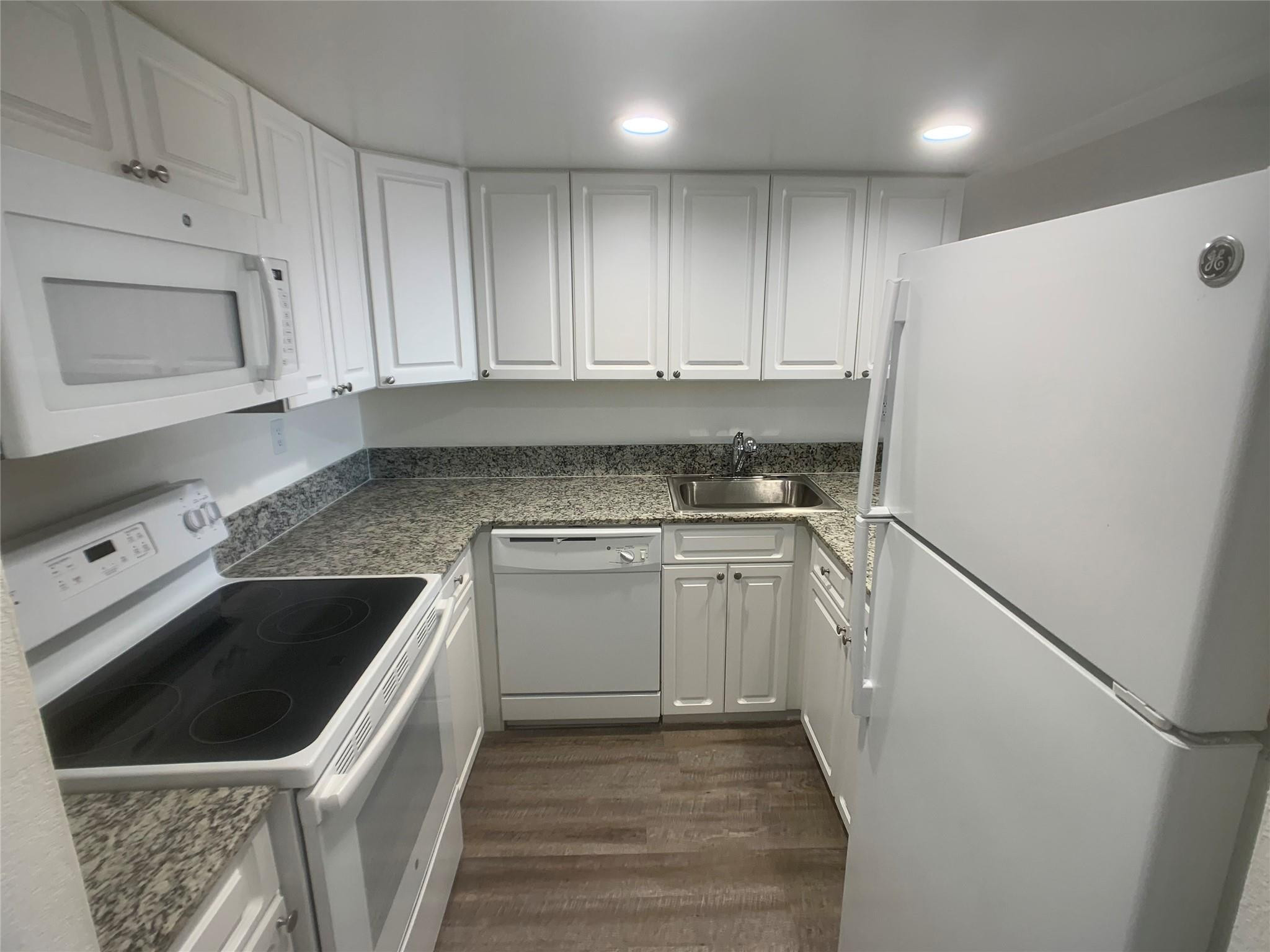 19455 NE 10 Avenue 4-307, North Miami Beach, FL 33179, North Miami Beach