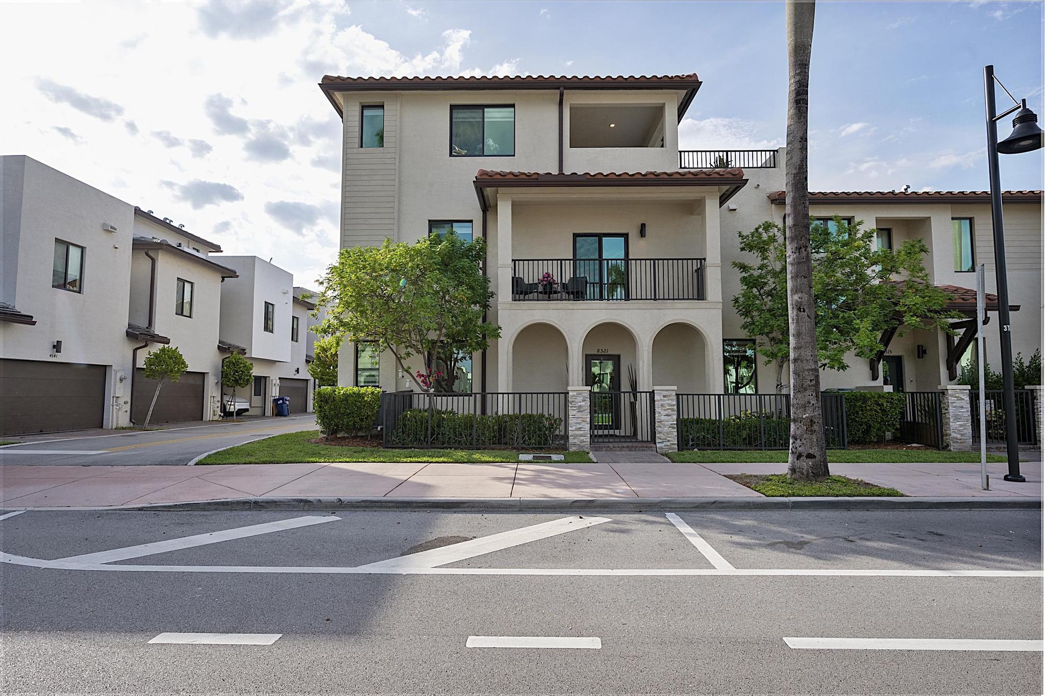 8321 Central Park Boulevard, Doral, FL 33166, Doral
