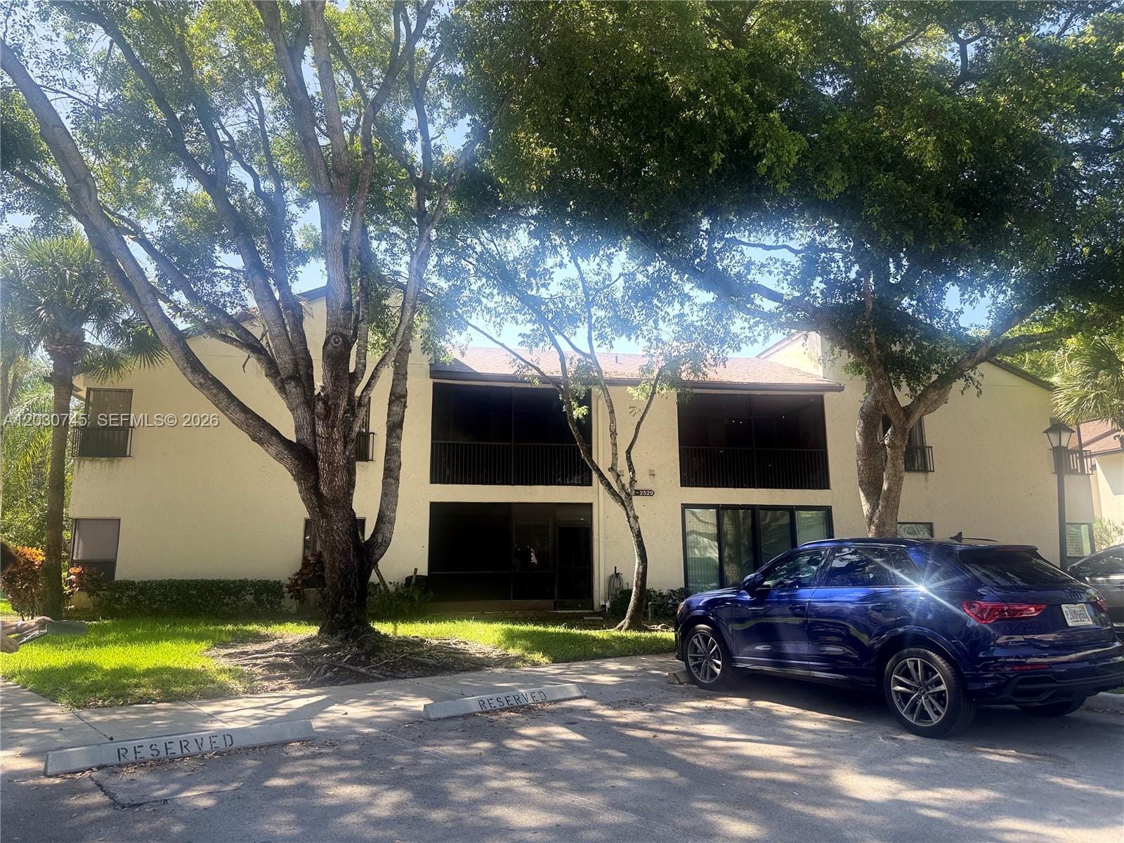 2526 N Carambola Circle N 1821 — photo 2