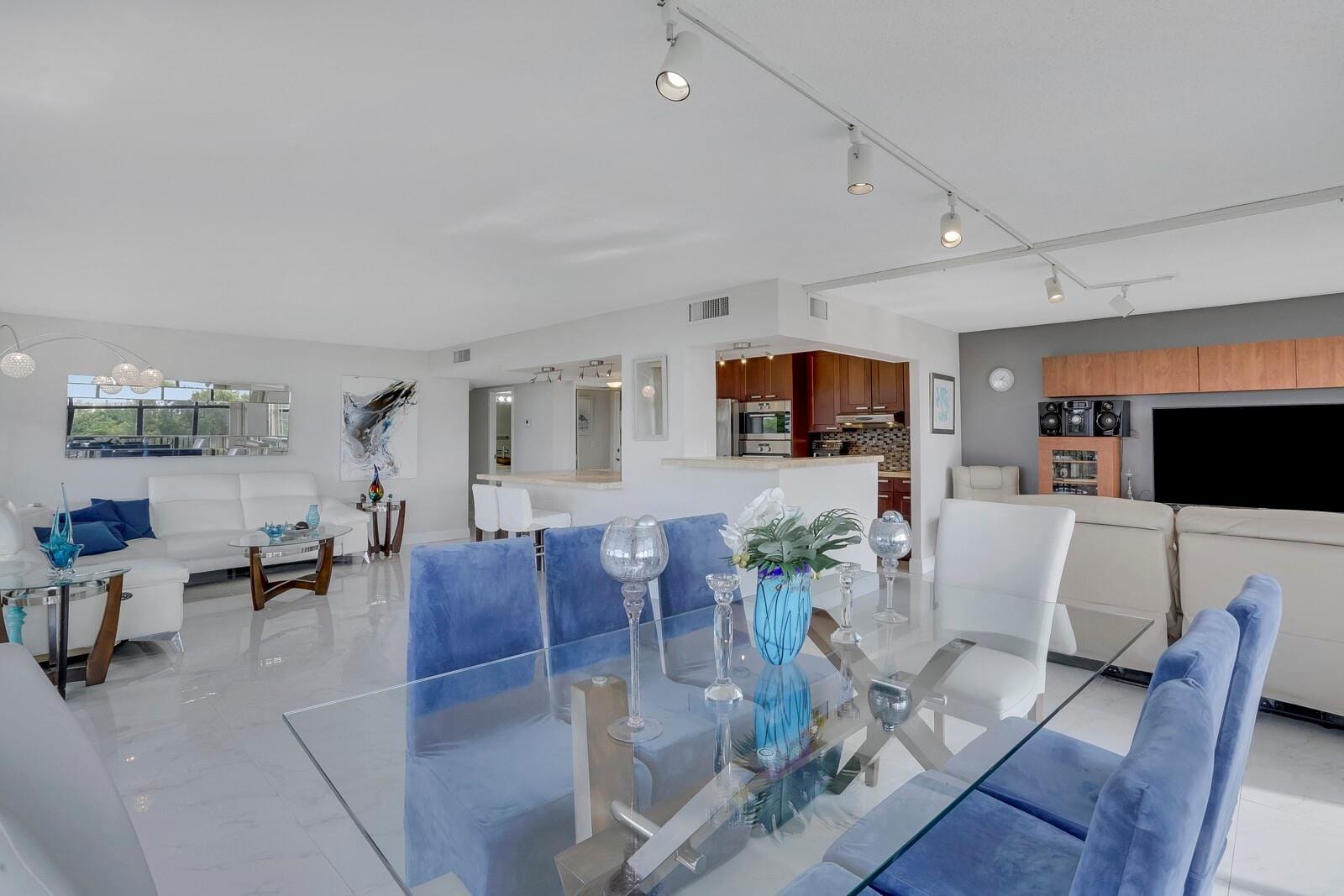 600 Parkview Drive 531, Hallandale Beach, FL 33009 photo 14
