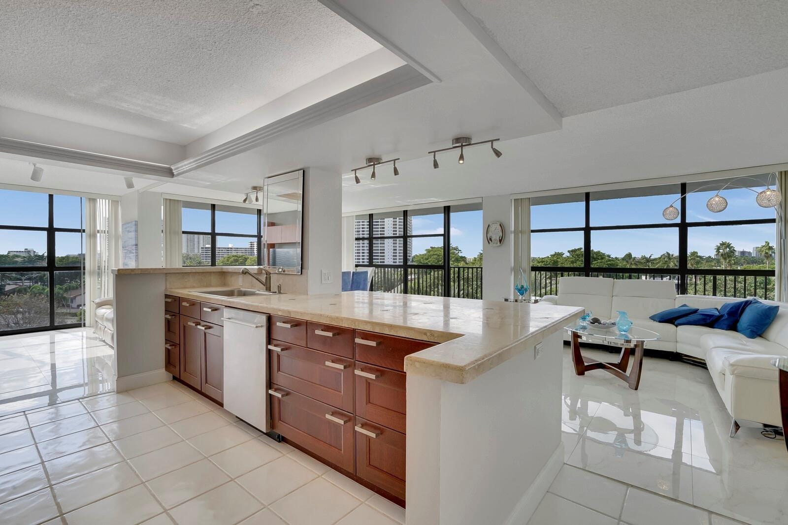 600 Parkview Drive 531 — photo 3