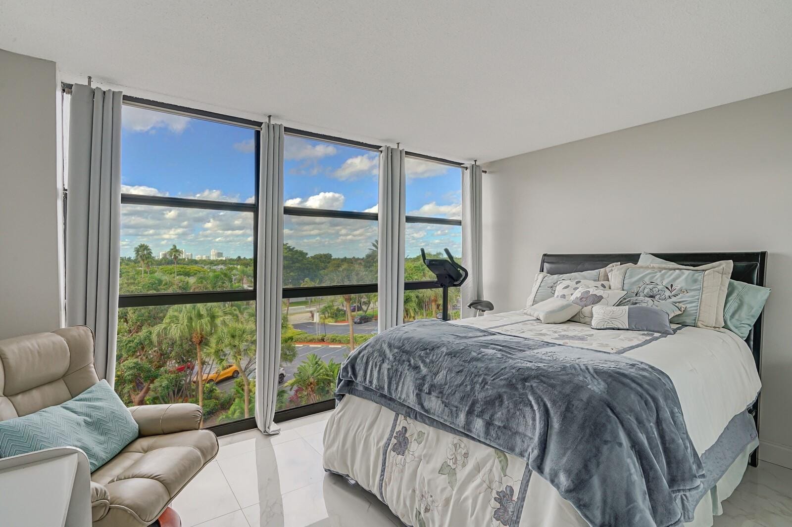 600 Parkview Drive 531, Hallandale Beach, FL 33009 photo 24