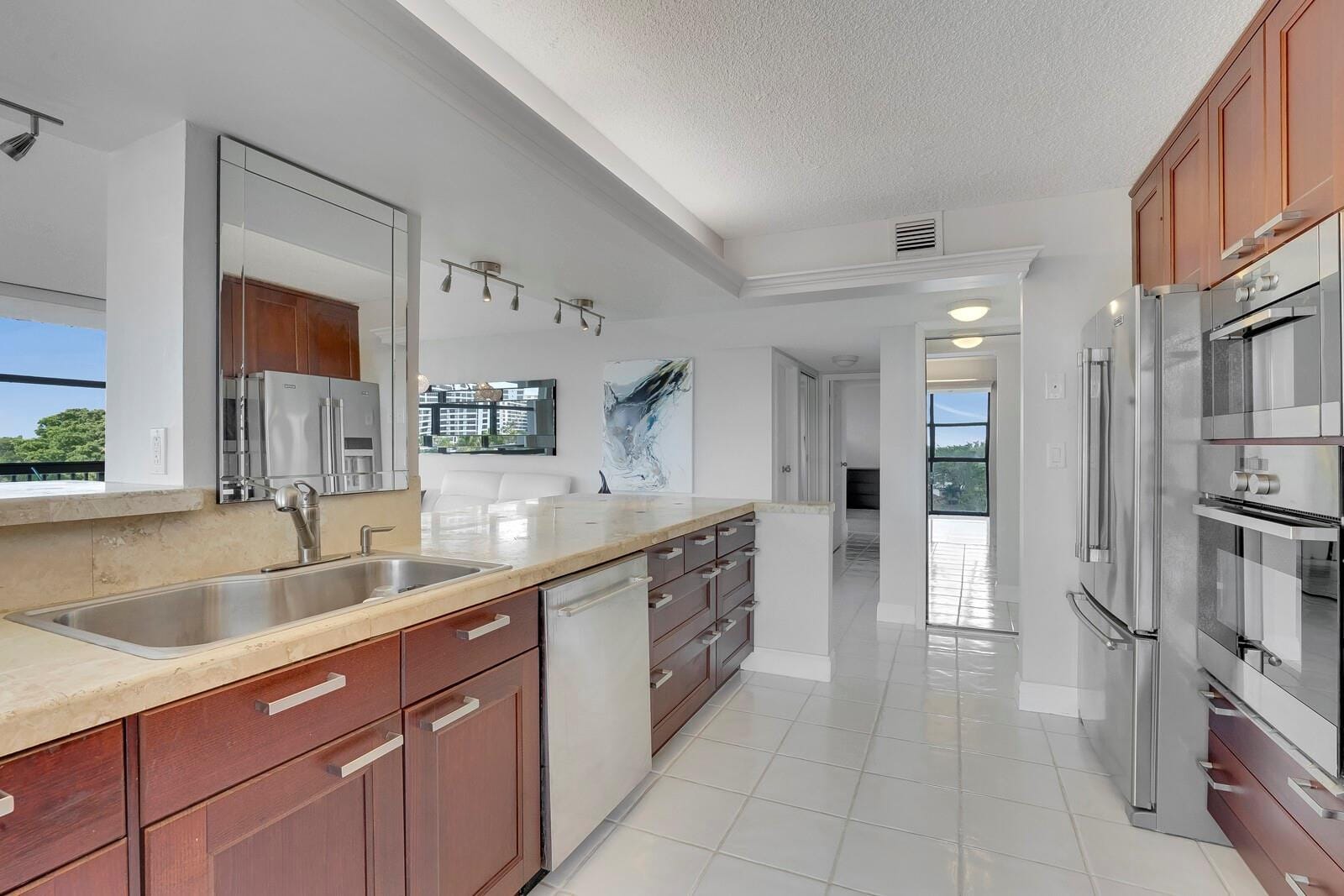600 Parkview Drive 531 — photo 4