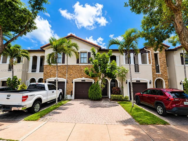 3054 NW 103rd Path, Beacon At Doral, Doral, FL