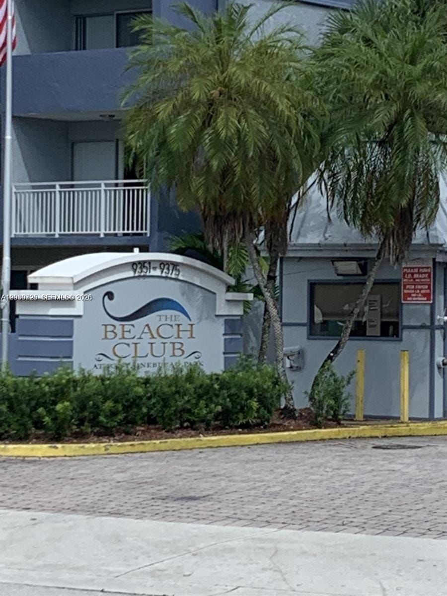 9357 Fontainebleau Boulevard D422 — photo 1