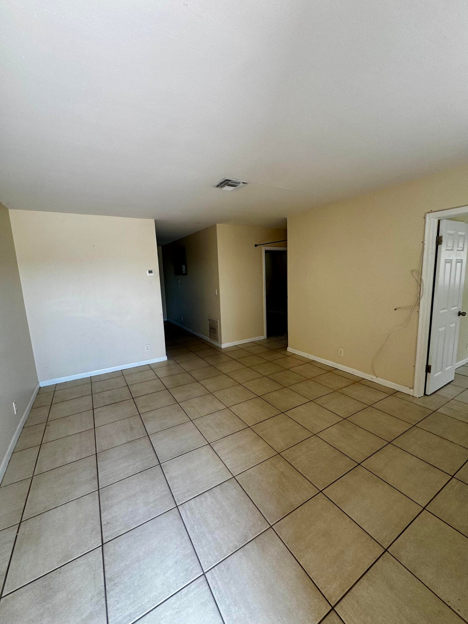 2824 N Dixie Highway — photo 2