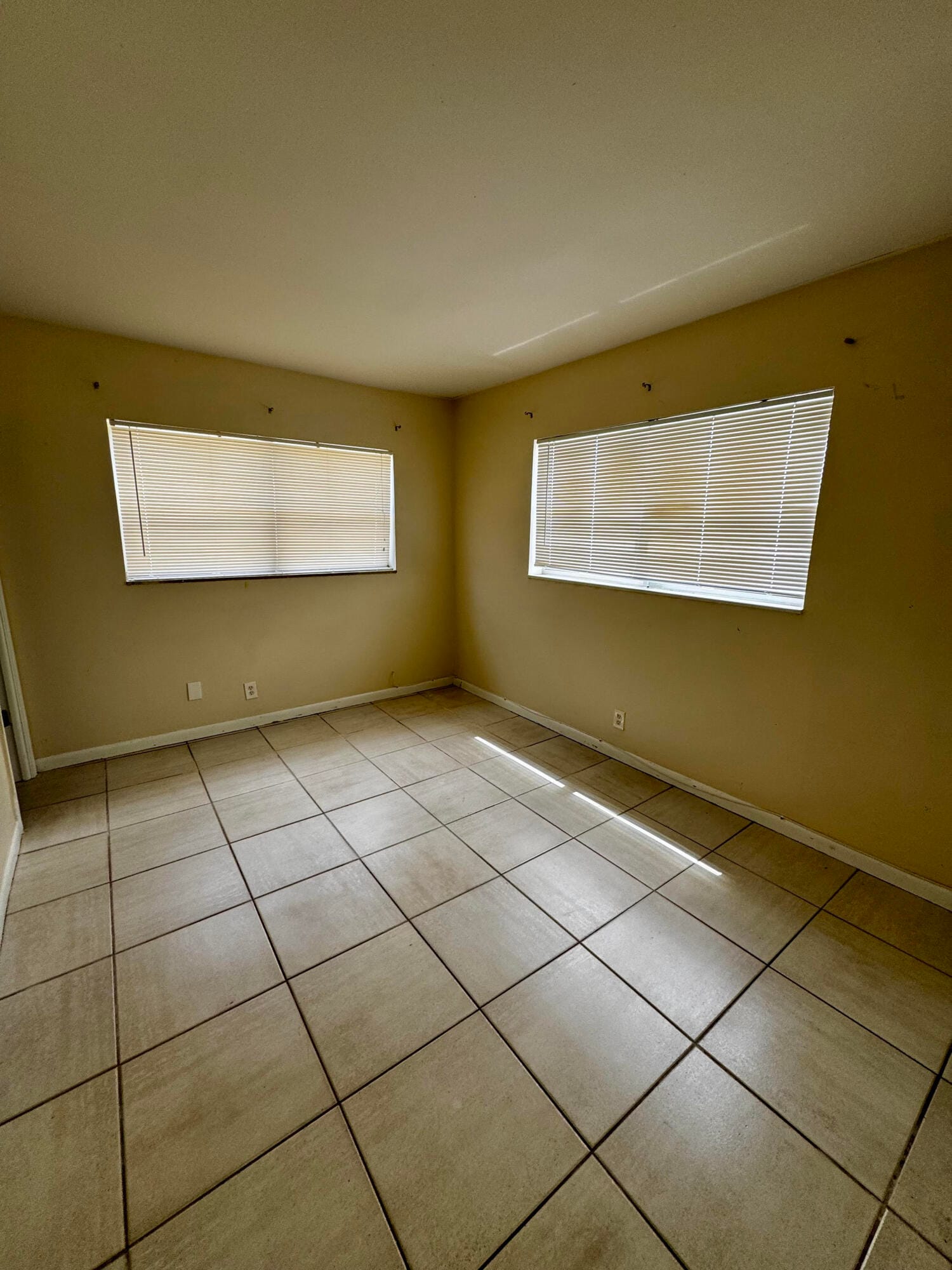 2824 N Dixie Highway — photo 5