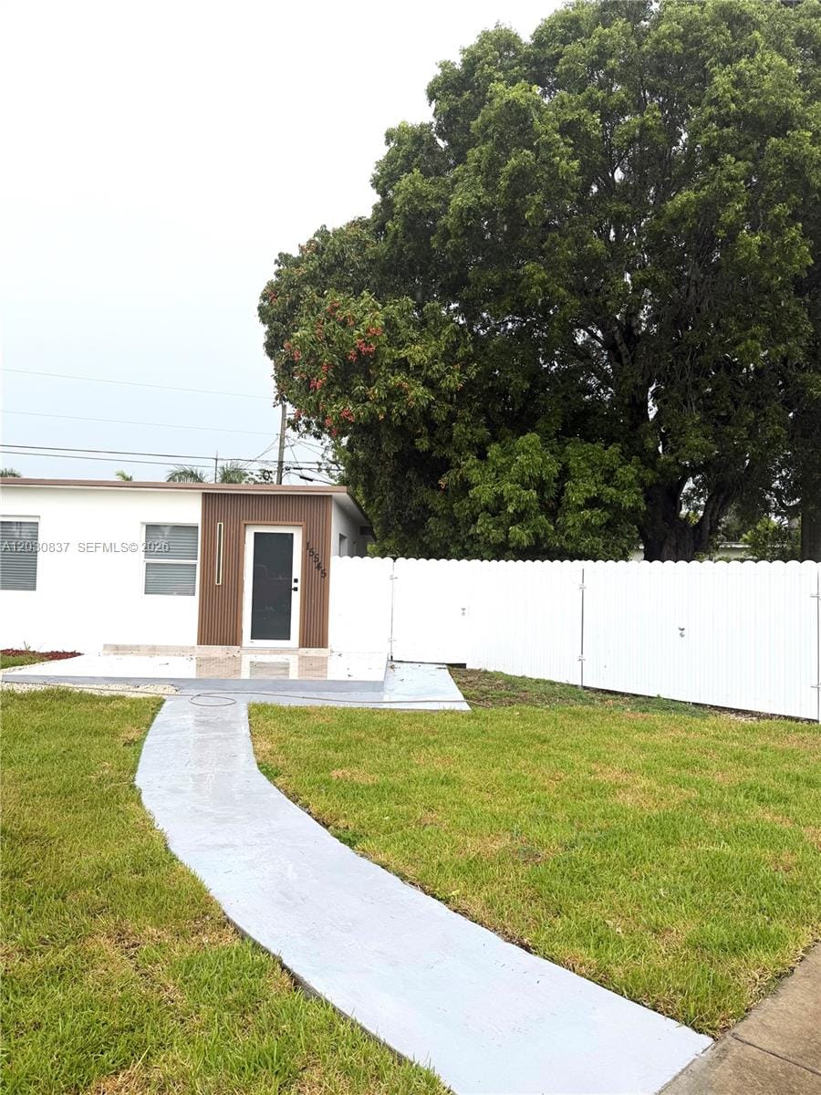 15545 Leisure Drive, Homestead, FL 33033 photo 3