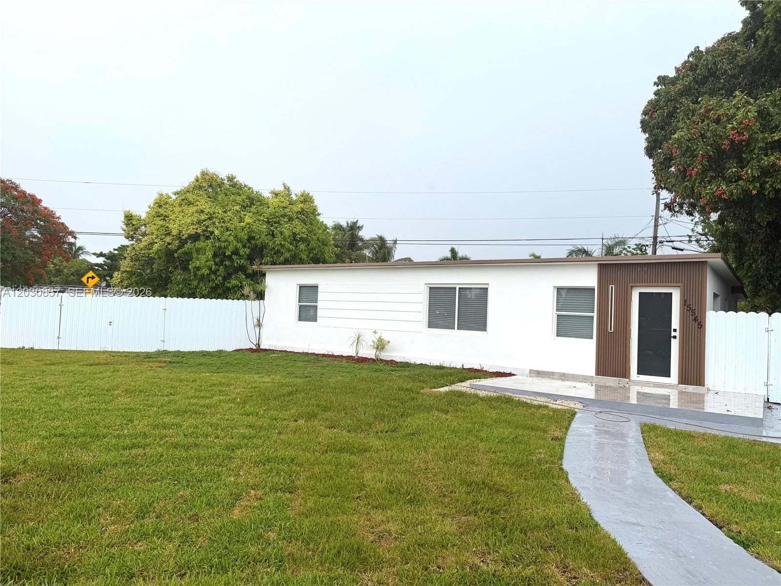 15545 Leisure Drive, Homestead, FL 33033 photo 4