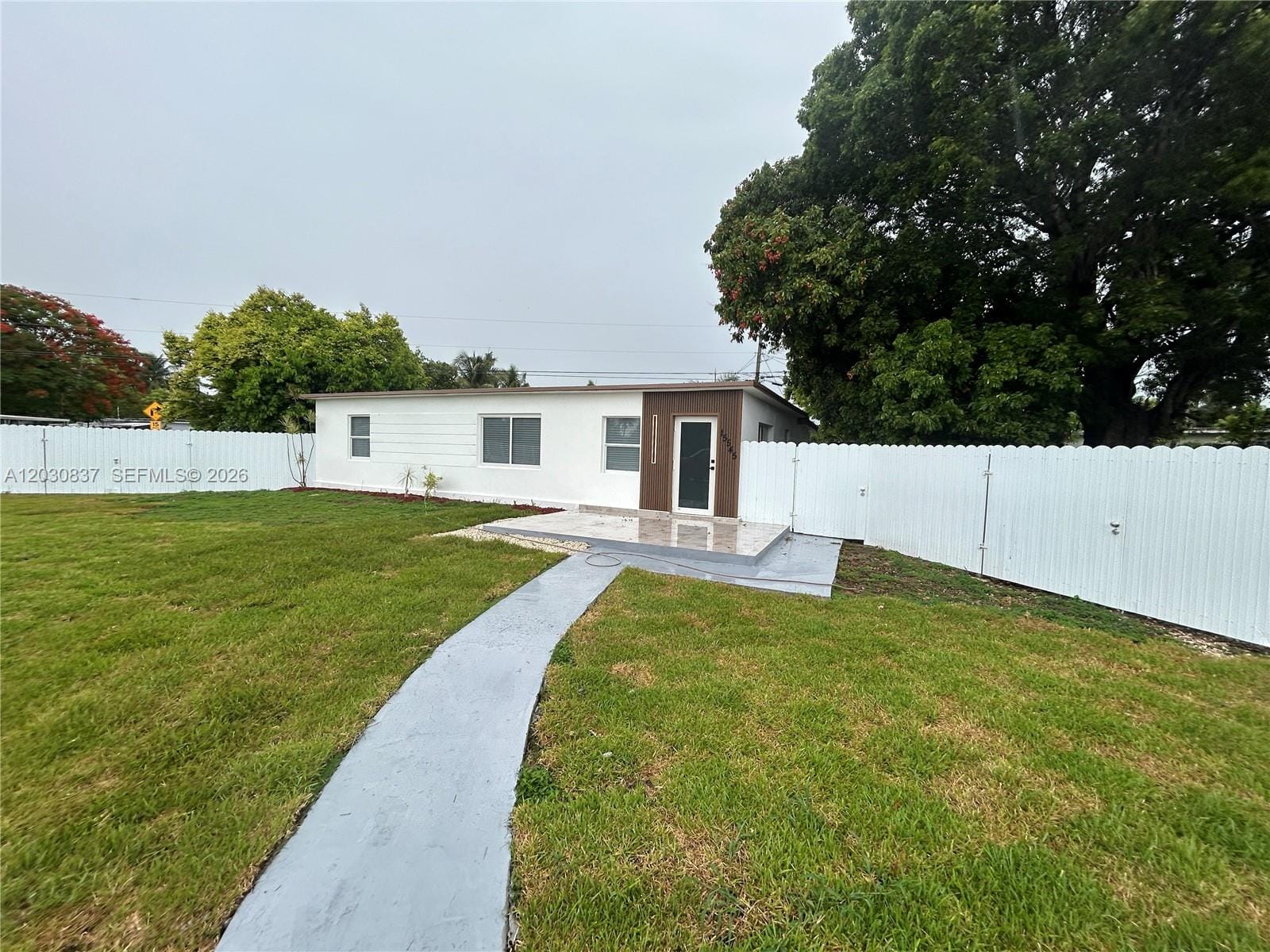 15545 Leisure Drive, Homestead, FL 33033 photo 5