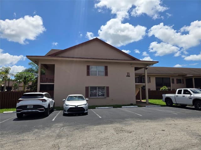 11213 SW 88 Street 110B, Miami, FL 33176