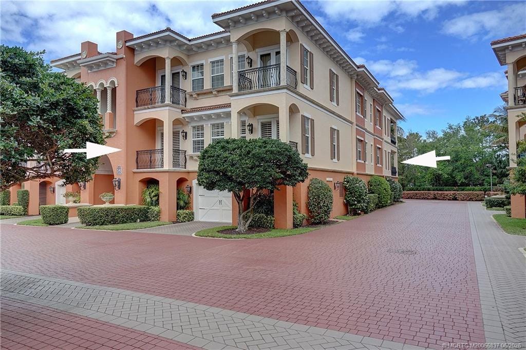 1532 NE Outrigger Landings Drive — photo 2