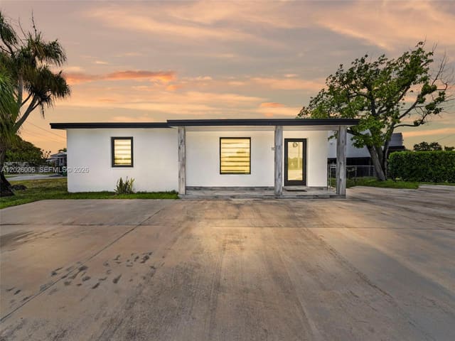 10700 SW 46th Street, Westwood Lake 3rd, Miami, FL