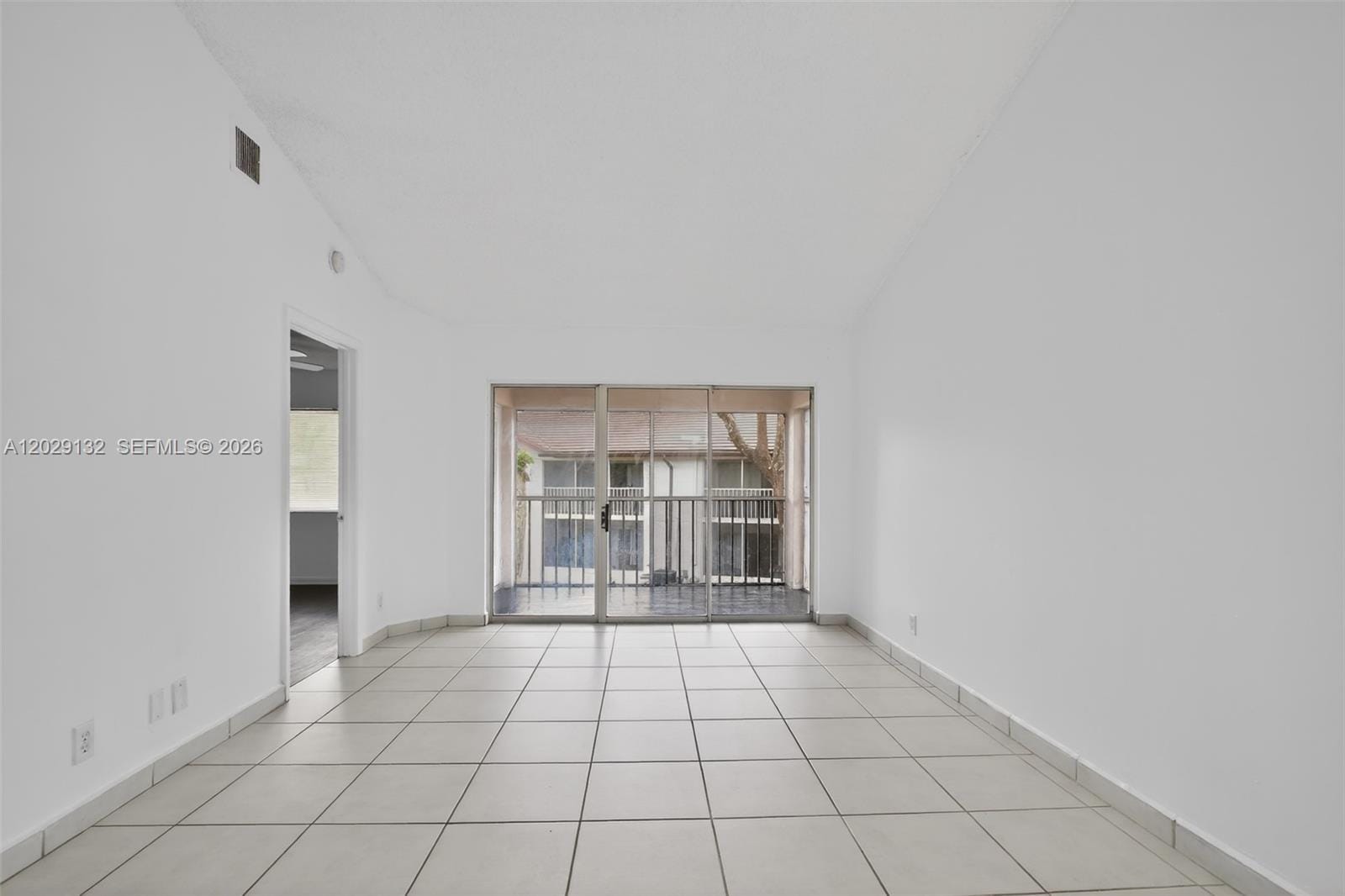 14014 SW 93rd Lane 14014 — photo 11