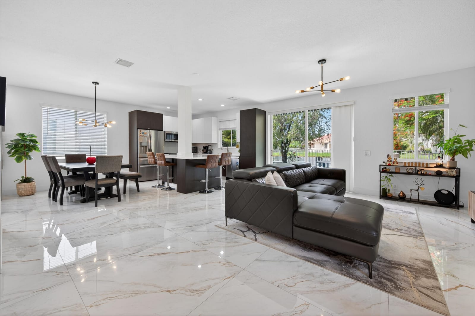 1374 Canary Island Drive — photo 6