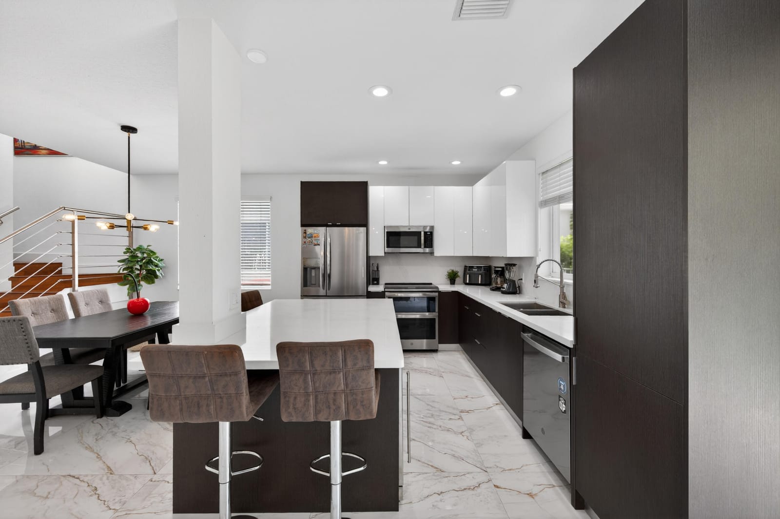 1374 Canary Island Drive — photo 8