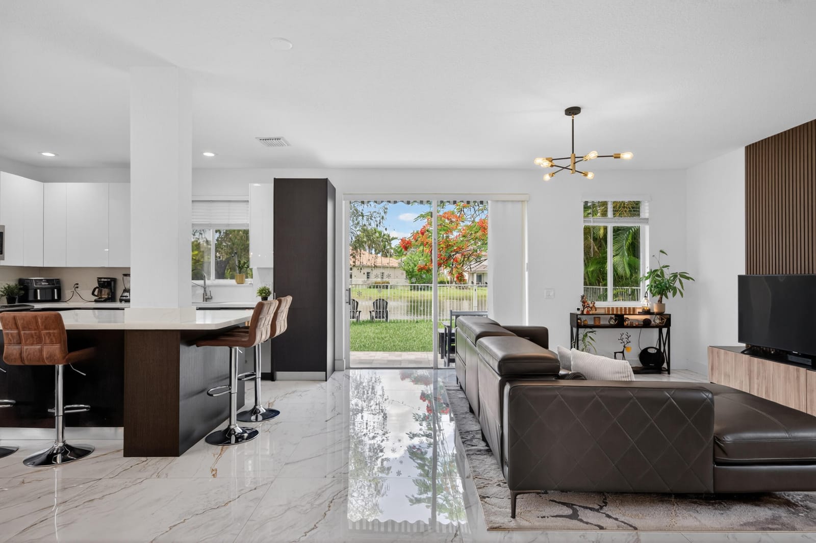 1374 Canary Island Drive — photo 10