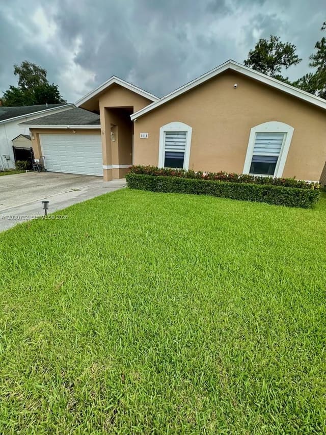 1010 Salmon Isle, Greenacres, FL 33413