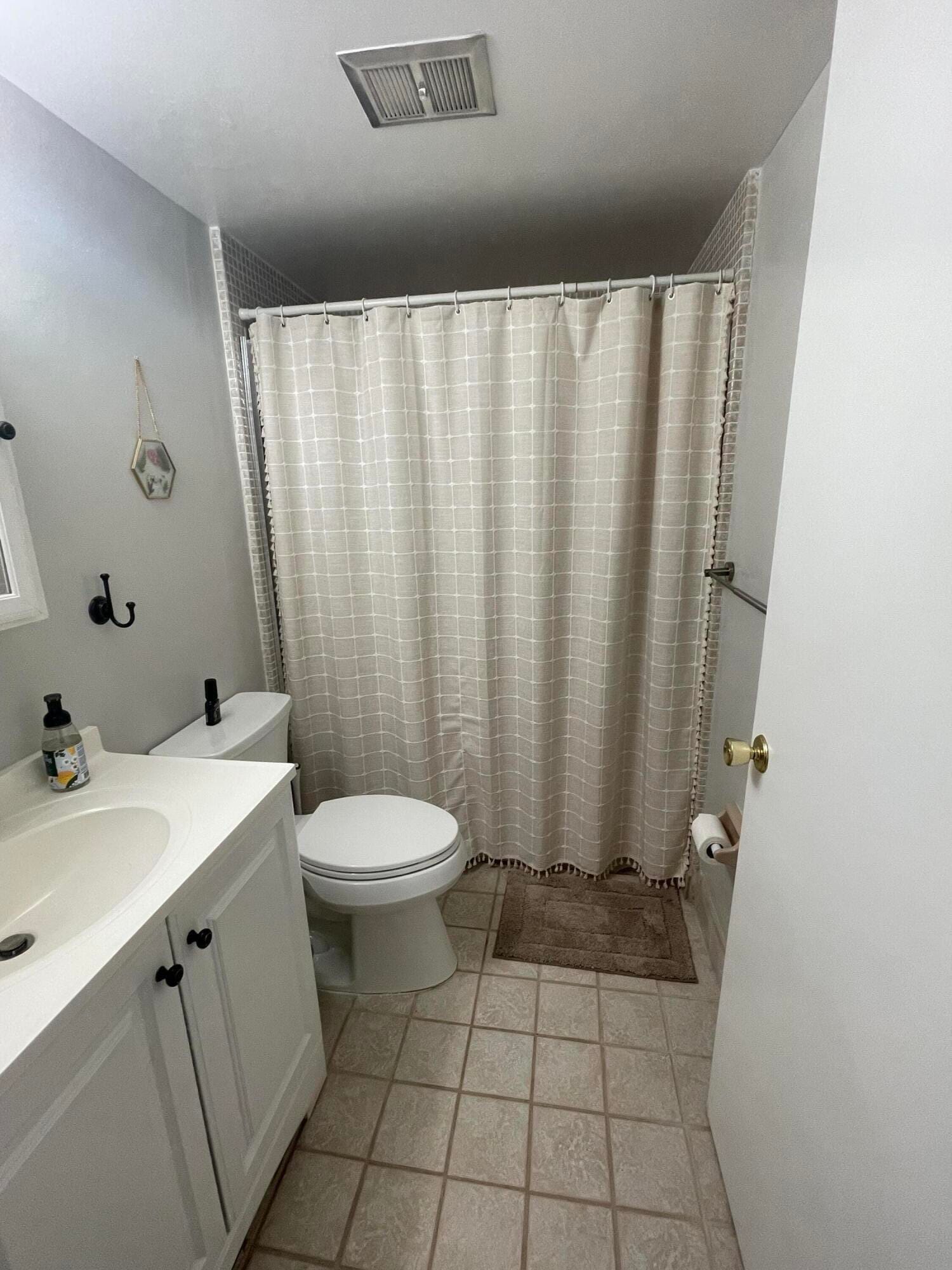 410 Wilma Circle 103, Riviera Beach, FL 33404 photo 17