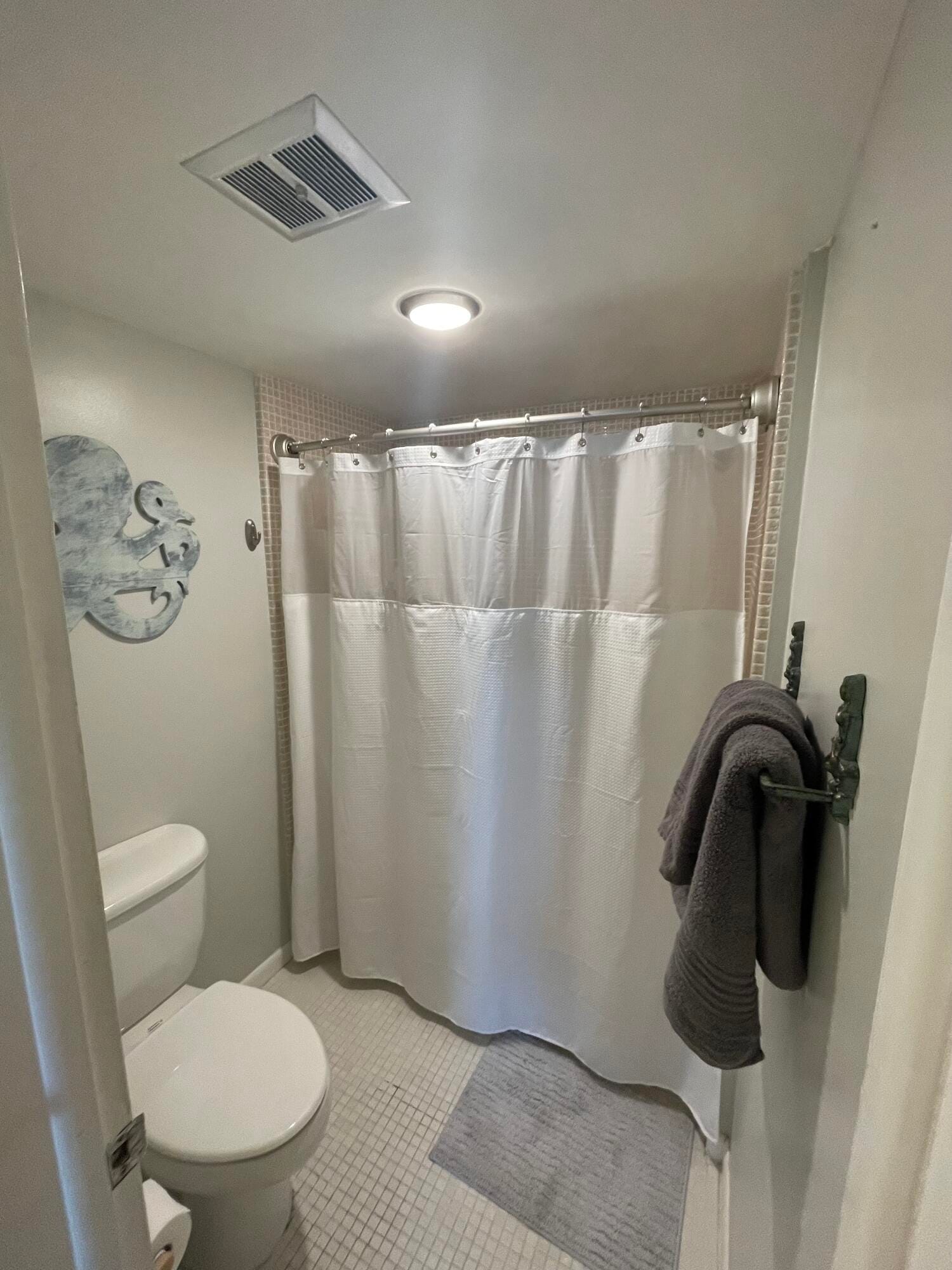 410 Wilma Circle 103, Riviera Beach, FL 33404 photo 26