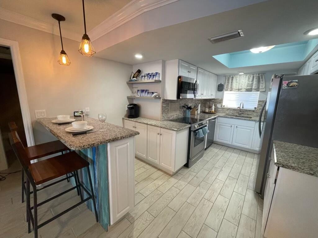 410 Wilma Circle 103, Riviera Beach, FL 33404 photo 8