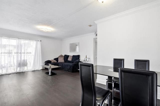 7232 SW 94th Place E6, Miami, FL 33173