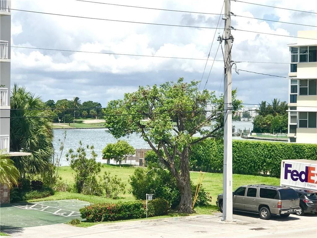 9271 W Bay Harbor Drive 11 — photo 5