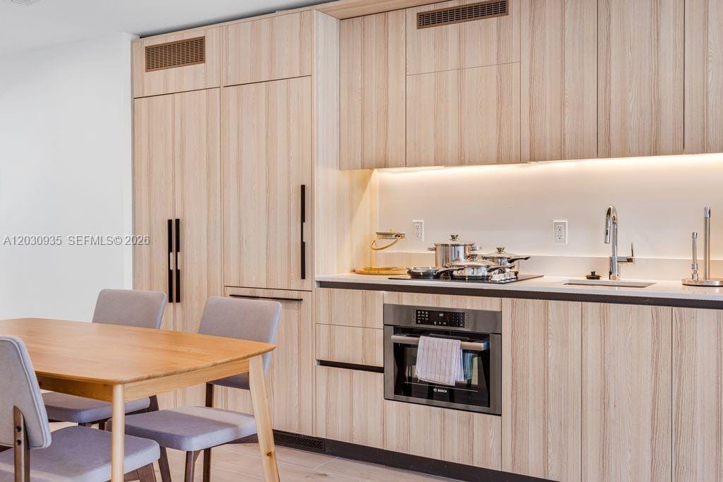 225 N Miami Avenue 3507 — photo 8