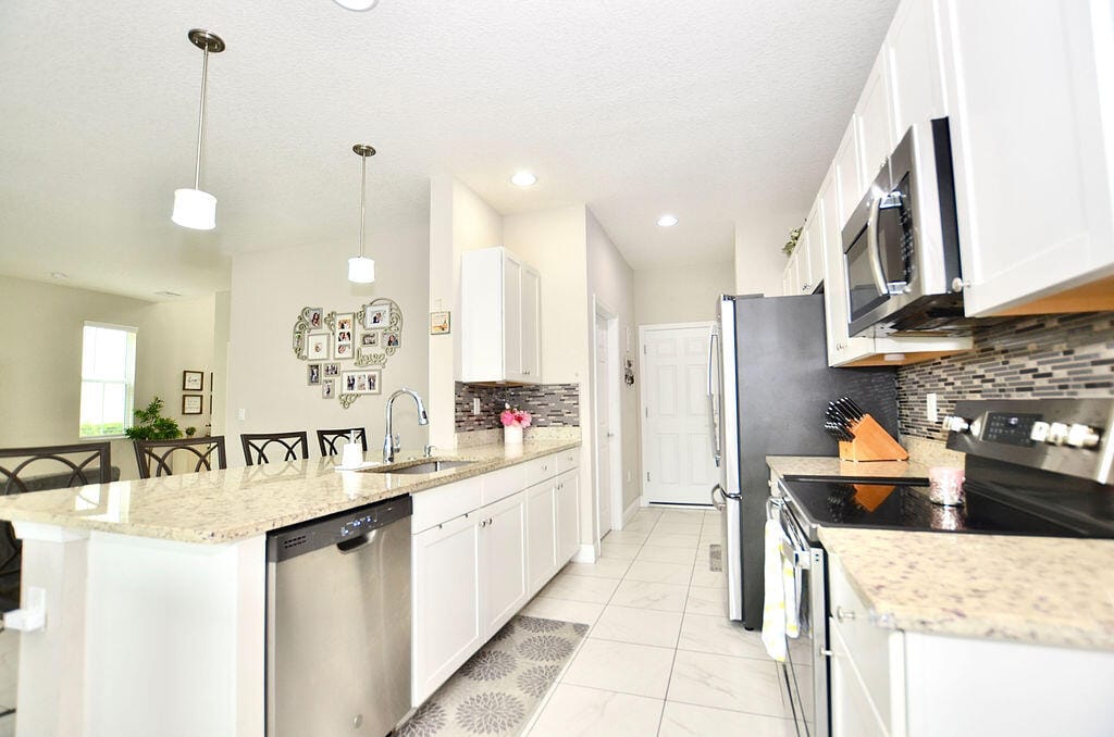 1945 NW Cataluna Circle — photo 11
