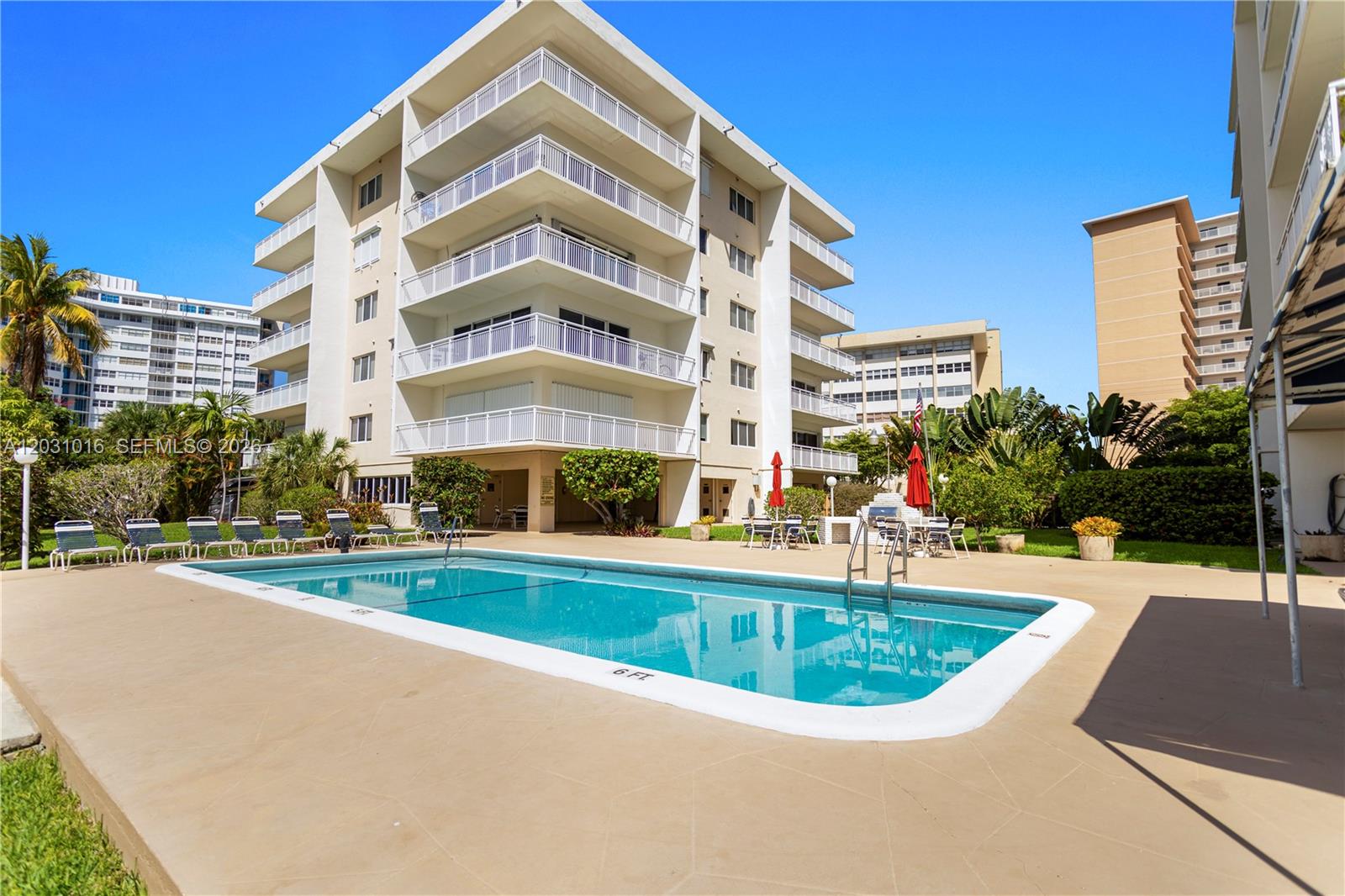 120 Golden Isles Drive 23B, Hallandale Beach, FL 33009, Hallandale Beach