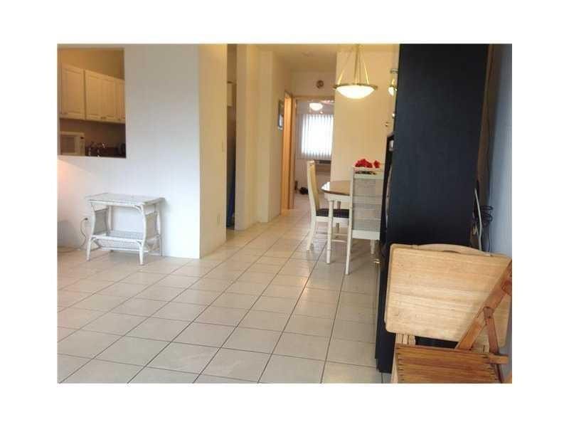 301 E Mcnab Road E 106, Pompano Beach, FL 33060 photo 16