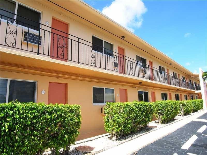 301 E Mcnab Road E 106, Pompano Beach, FL 33060 photo 9
