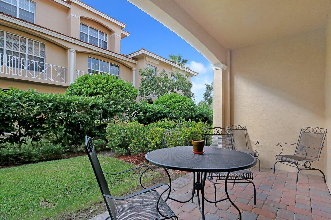 4711 Artesa Way E — photo 2