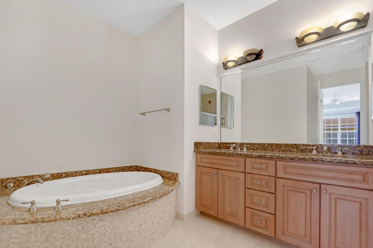 4711 Artesa Way E — photo 11
