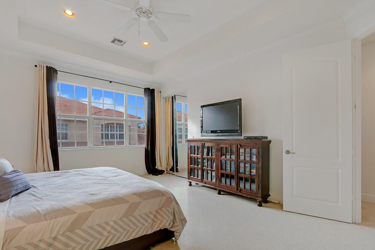 4711 Artesa Way E — photo 9