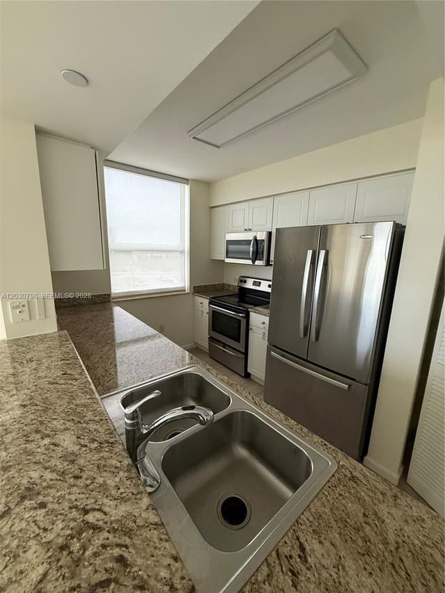 19501 W Country Club Drive 809, Aventura, FL 33180