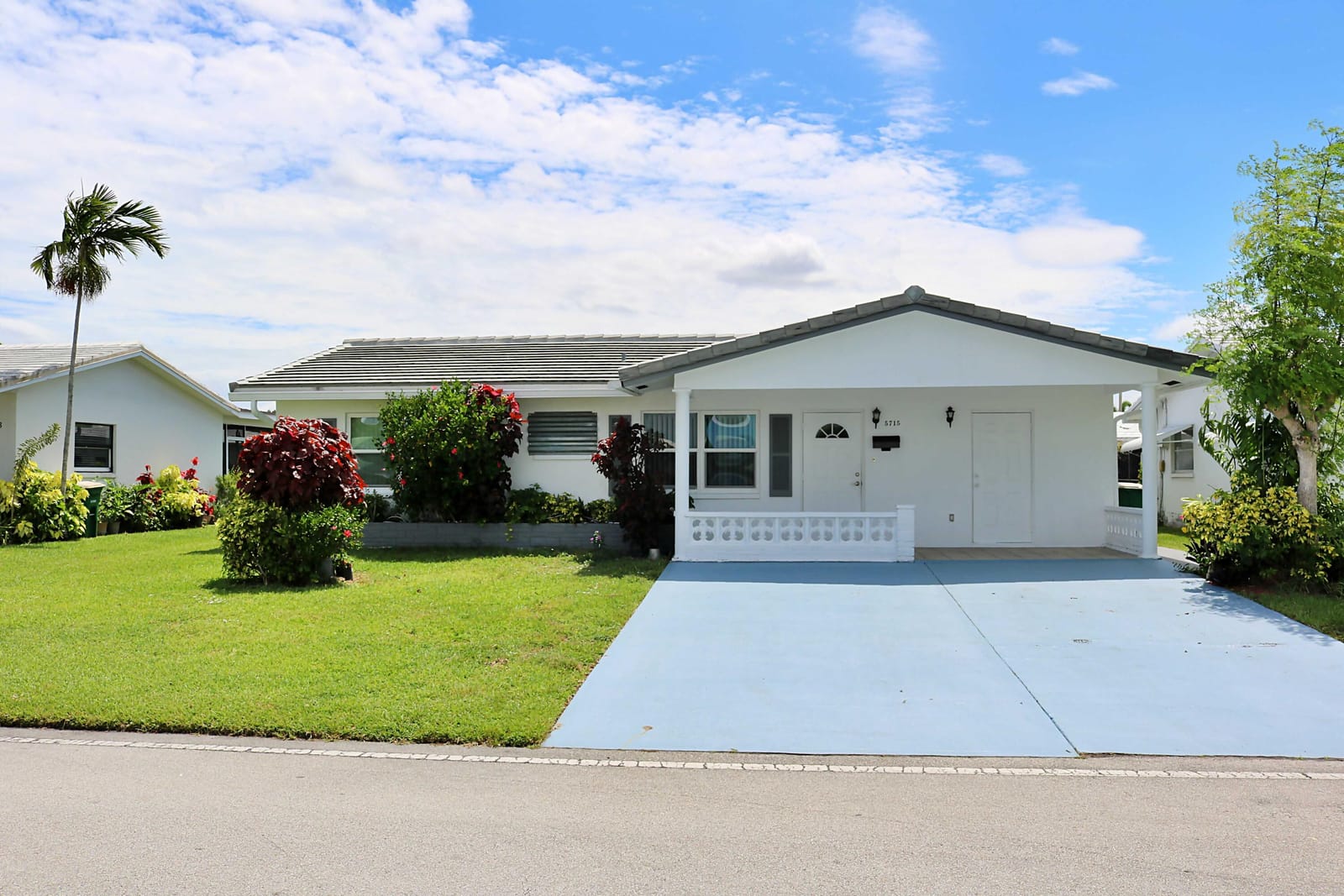 5715 NW 84th Terrace, Tamarac, FL 33321 photo 2