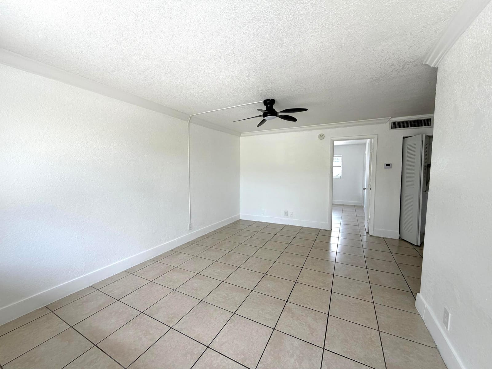 2127 Davie Boulevard 115 — photo 2