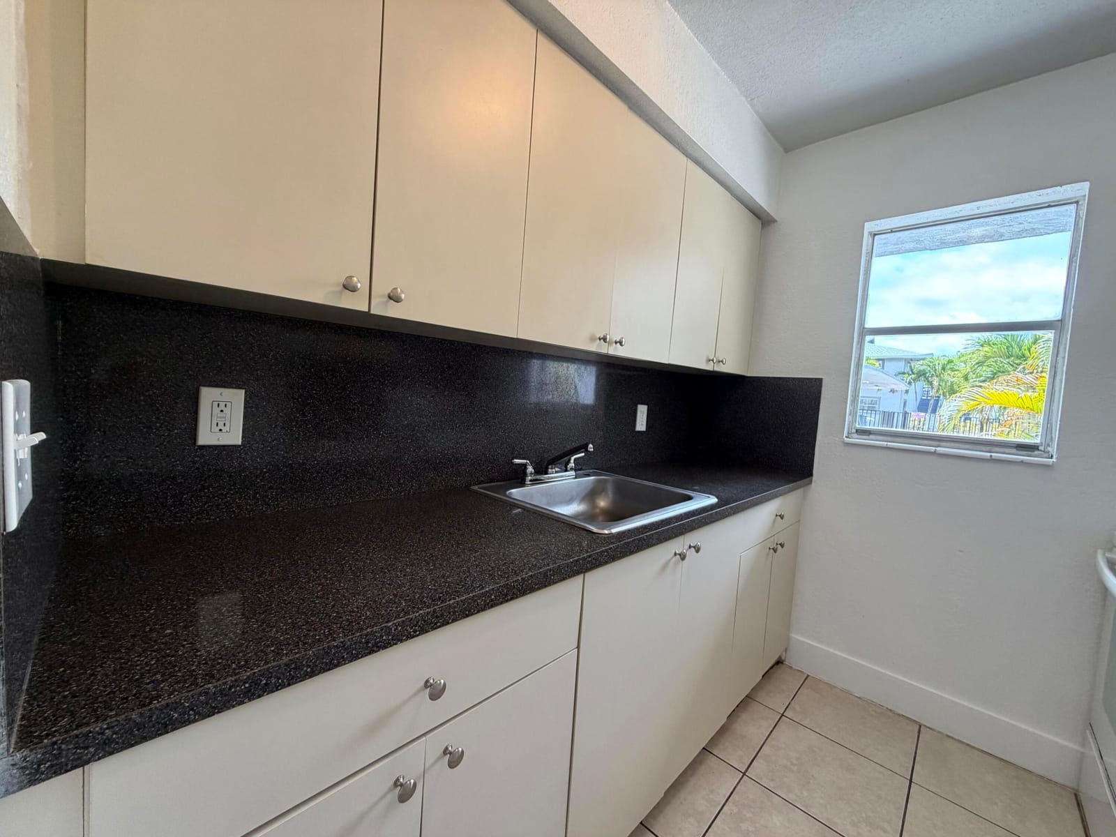 2127 Davie Boulevard 115 — photo 7