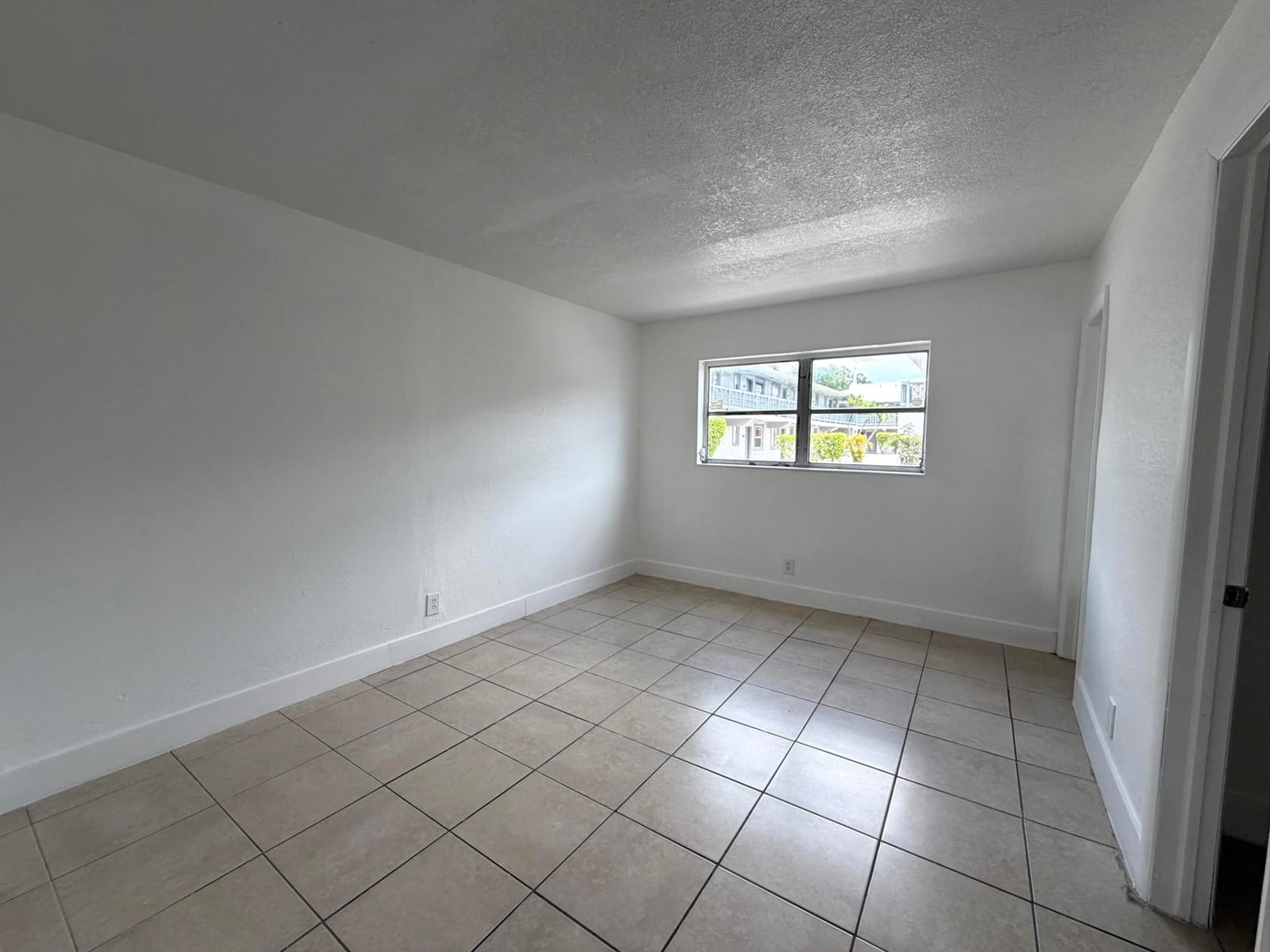 2127 Davie Boulevard 115 — photo 9