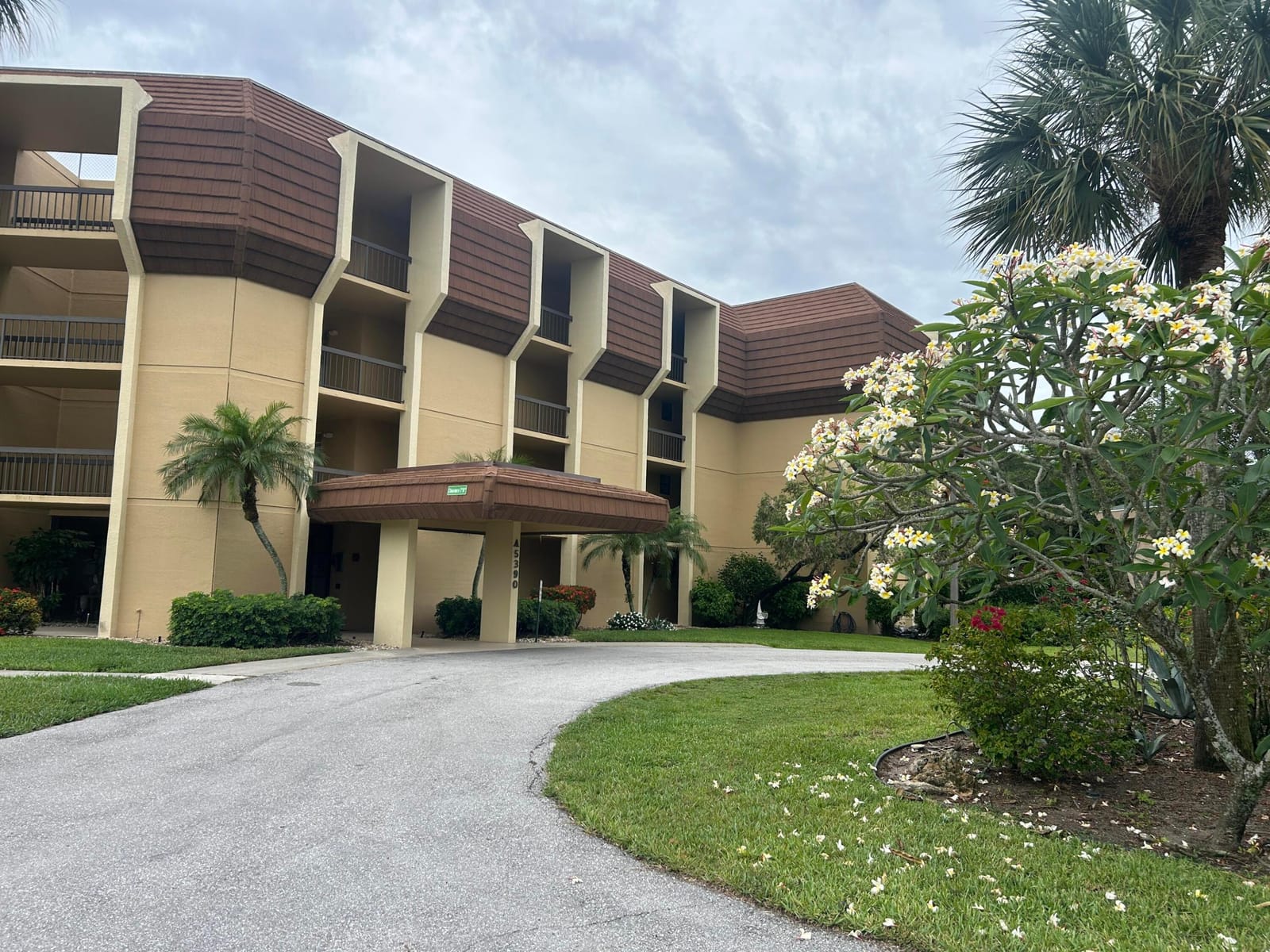 5390 NW Woodland Lakes Drive 4020, Palm Beach Gardens, FL 33418 photo 2