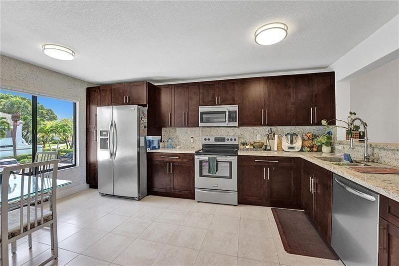 7533 Glendevon Lane 907, Delray Beach, FL 33446 photo 2