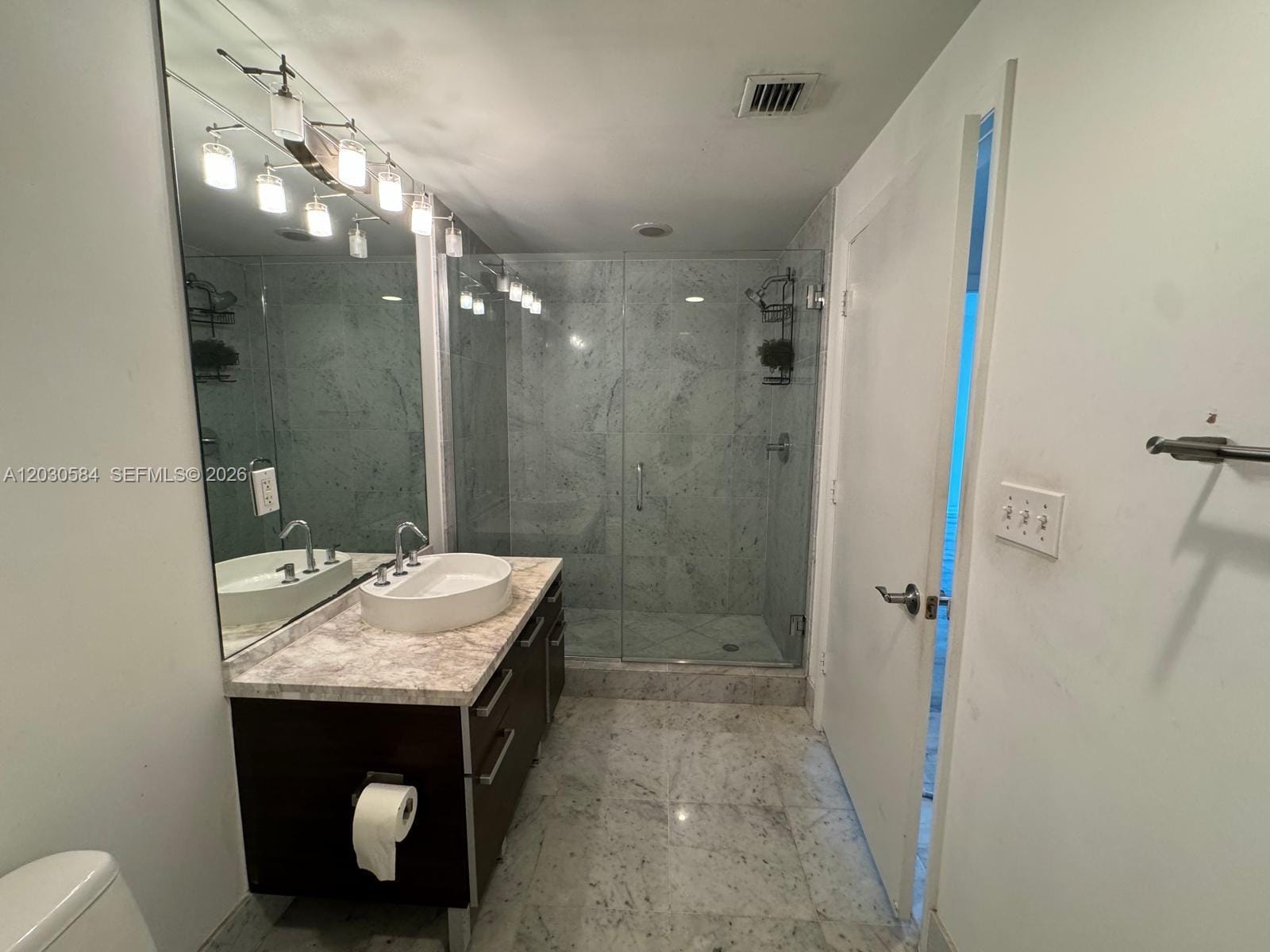 244 Biscayne Boulevard 2105 — photo 12
