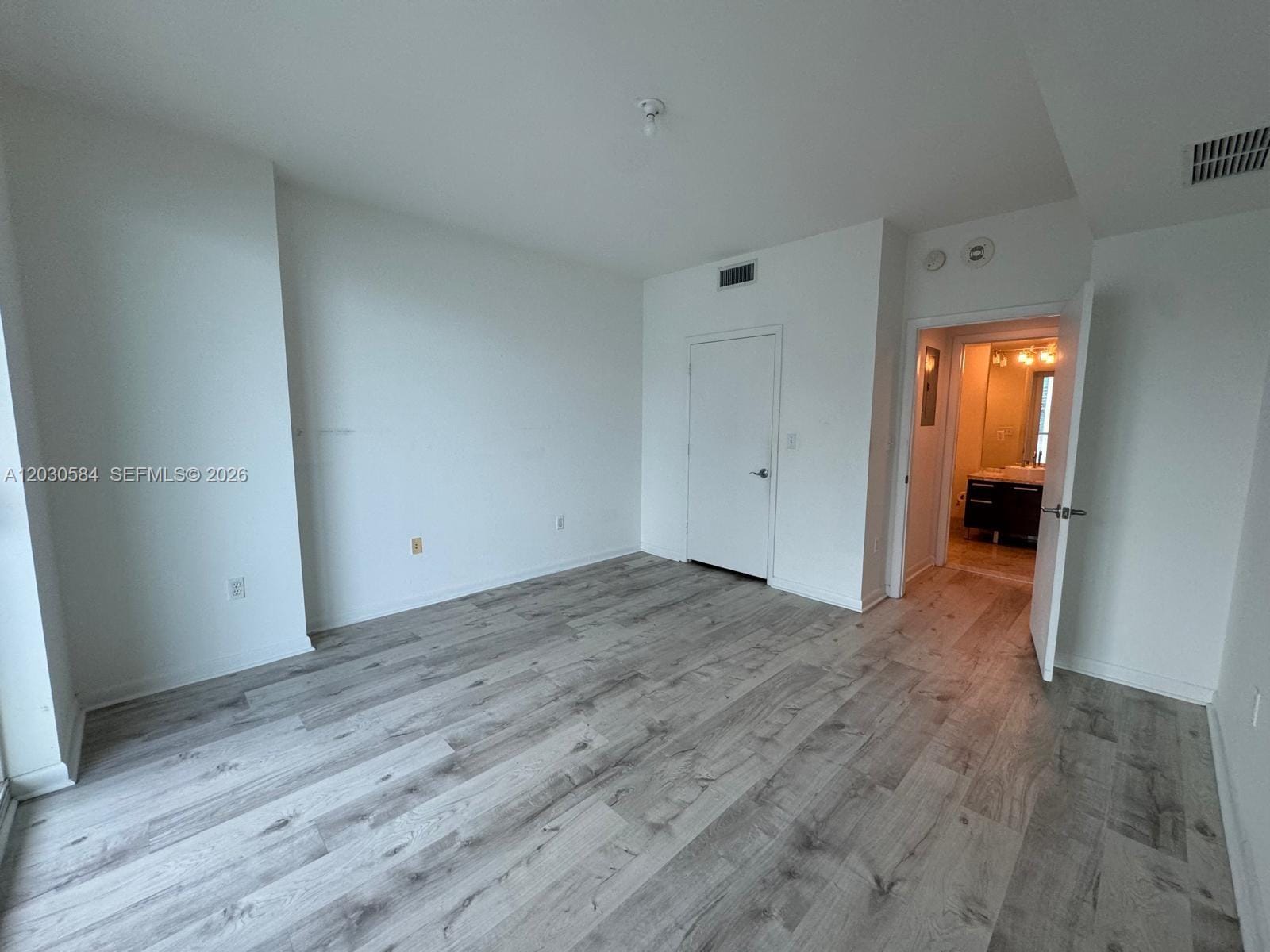 244 Biscayne Boulevard 2105 — photo 6