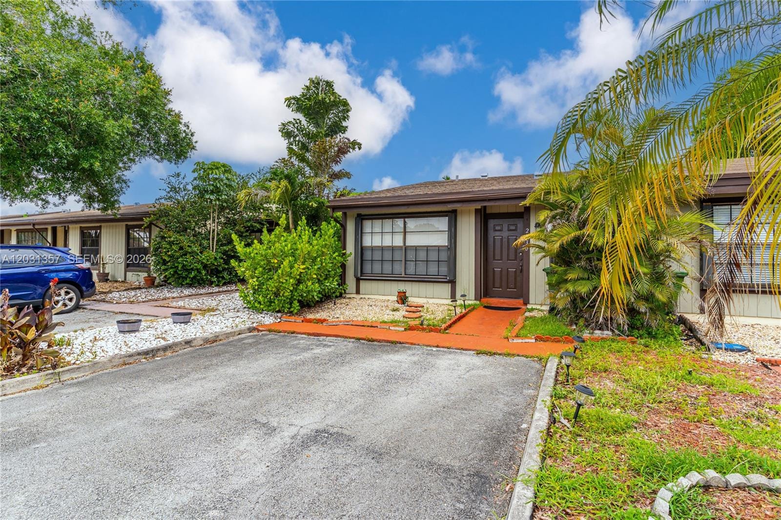 2330 Plum Court, Pembroke Pines, FL 33026 photo 3